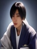 动漫网热门作品进击传说封面，热血少年在荒原中握剑前行，冷色调与暖光对比强烈